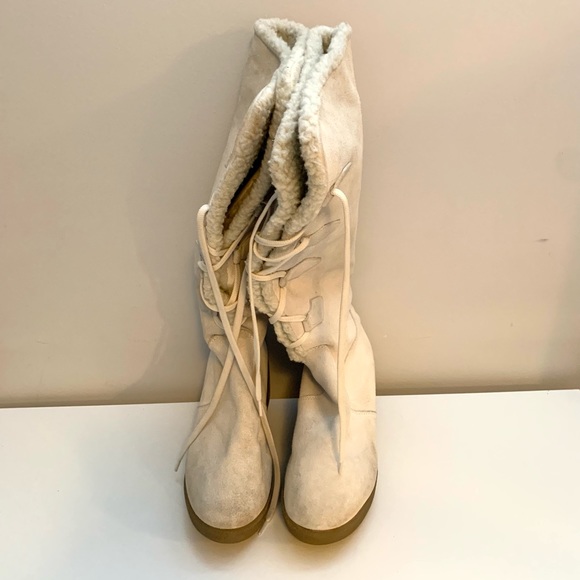 Gorgeous Platform Winter Boots! - Picture 5 of 10